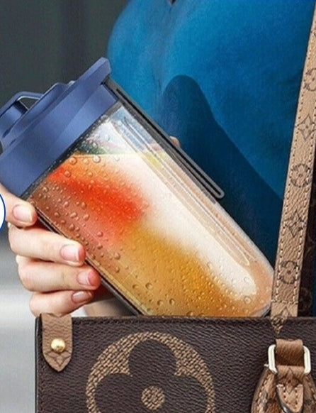 ‎Blend Anywhere. Fresh Juice in 30 Seconds. 400ml x 2 Cups Included