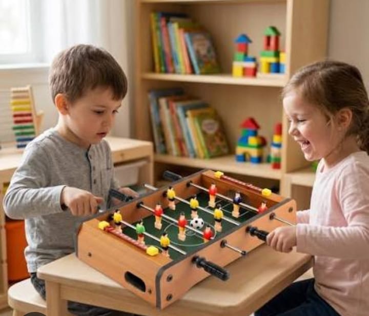 ‎SportsGP Soccer Table features easy ball return and scoring bar.